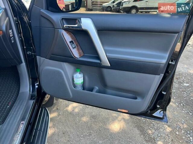 Тойота Ленд Крузер Прадо 2012 в Вознесенске на Automoto.ua Черный Тойота Ленд Крузер Прадо, объемом двигателя 3 л и пробегом 158 тыс. км за 29000 $, фото 11 на Automoto.ua