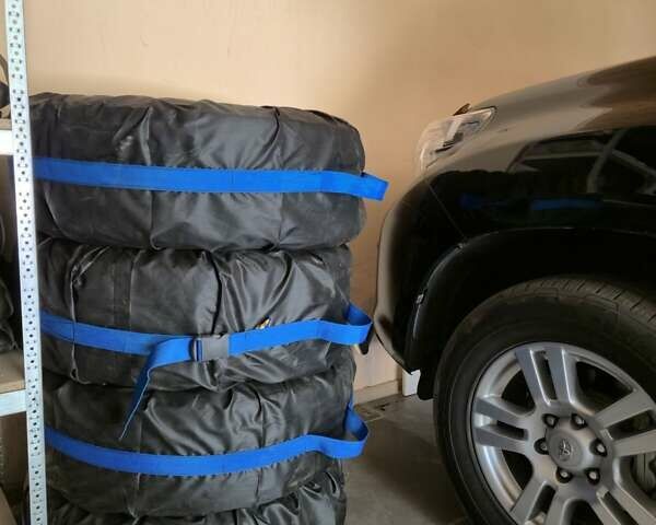 Черный Тойота Ленд Крузер Прадо, объемом двигателя 3 л и пробегом 270 тыс. км за 34900 $, фото 6 на Automoto.ua