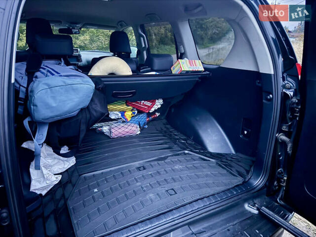 Черный Тойота Ленд Крузер Прадо, объемом двигателя 3 л и пробегом 219 тыс. км за 28500 $, фото 3 на Automoto.ua