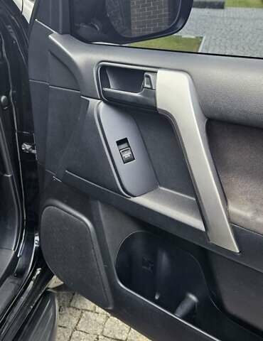 Черный Тойота Ленд Крузер Прадо, объемом двигателя 2.98 л и пробегом 240 тыс. км за 27000 $, фото 2 на Automoto.ua