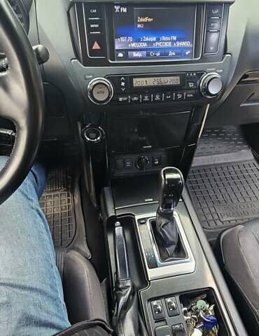 Черный Тойота Ленд Крузер Прадо, объемом двигателя 2.98 л и пробегом 240 тыс. км за 27000 $, фото 16 на Automoto.ua