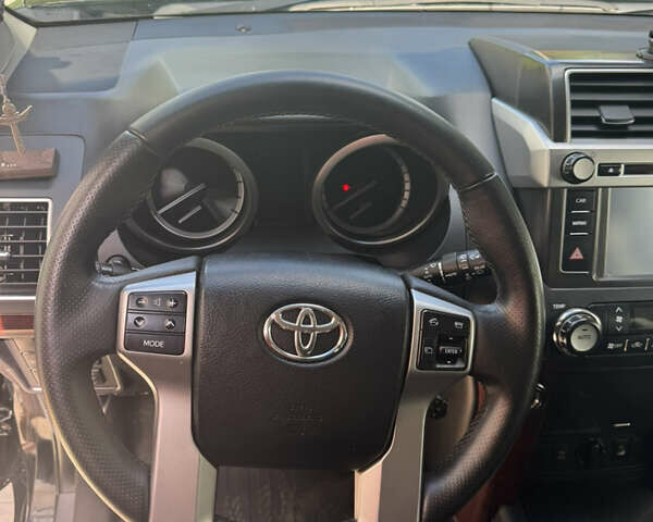 Черный Тойота Ленд Крузер Прадо, объемом двигателя 3 л и пробегом 220 тыс. км за 30500 $, фото 16 на Automoto.ua