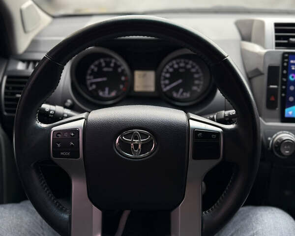 Черный Тойота Ленд Крузер Прадо, объемом двигателя 2.69 л и пробегом 120 тыс. км за 24900 $, фото 18 на Automoto.ua