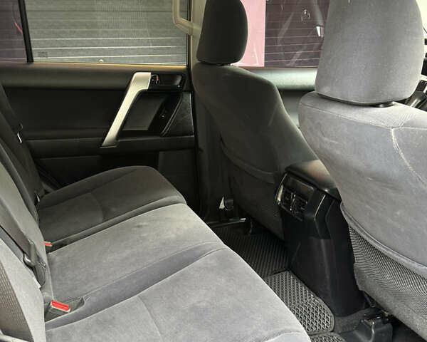 Черный Тойота Ленд Крузер Прадо, объемом двигателя 2.7 л и пробегом 120 тыс. км за 22999 $, фото 7 на Automoto.ua