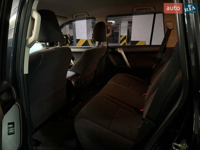 Черный Тойота Ленд Крузер Прадо, объемом двигателя 2.7 л и пробегом 120 тыс. км за 24500 $, фото 6 на Automoto.ua