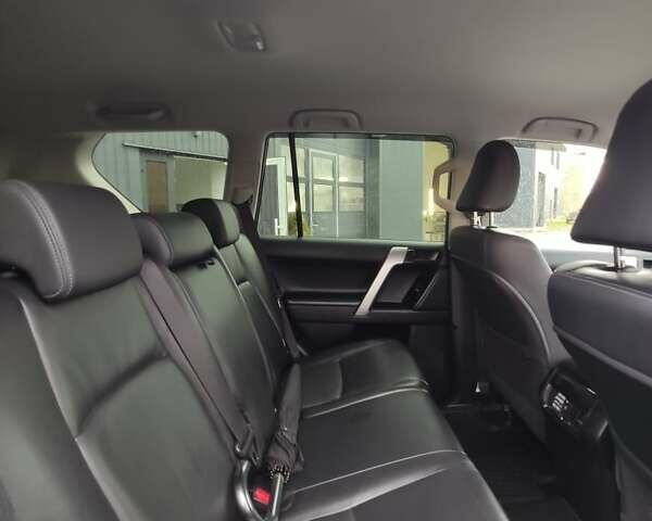 Чорний Тойота Ленд Крузер Прадо, об'ємом двигуна 3 л та пробігом 117 тис. км за 34000 $, фото 9 на Automoto.ua