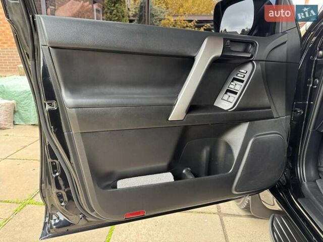 Черный Тойота Ленд Крузер Прадо, объемом двигателя 3 л и пробегом 132 тыс. км за 35900 $, фото 26 на Automoto.ua