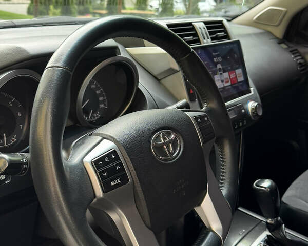 Черный Тойота Ленд Крузер Прадо, объемом двигателя 2.7 л и пробегом 120 тыс. км за 22999 $, фото 10 на Automoto.ua