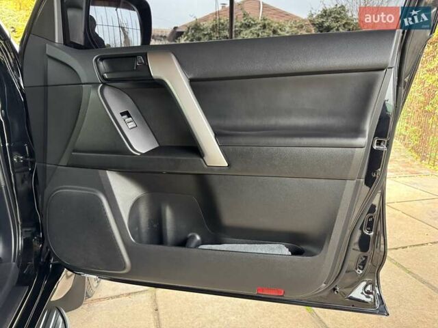 Черный Тойота Ленд Крузер Прадо, объемом двигателя 3 л и пробегом 132 тыс. км за 35900 $, фото 31 на Automoto.ua