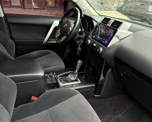 Черный Тойота Ленд Крузер Прадо, объемом двигателя 2.69 л и пробегом 120 тыс. км за 24900 $, фото 9 на Automoto.ua