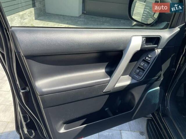 Черный Тойота Ленд Крузер Прадо, объемом двигателя 2.7 л и пробегом 378 тыс. км за 28000 $, фото 8 на Automoto.ua