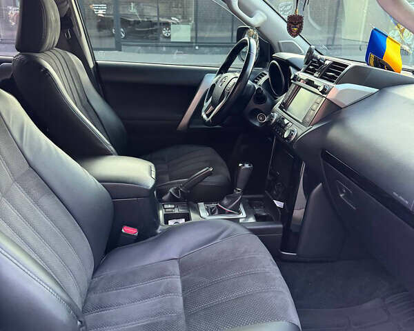 Черный Тойота Ленд Крузер Прадо, объемом двигателя 2.7 л и пробегом 170 тыс. км за 24999 $, фото 8 на Automoto.ua