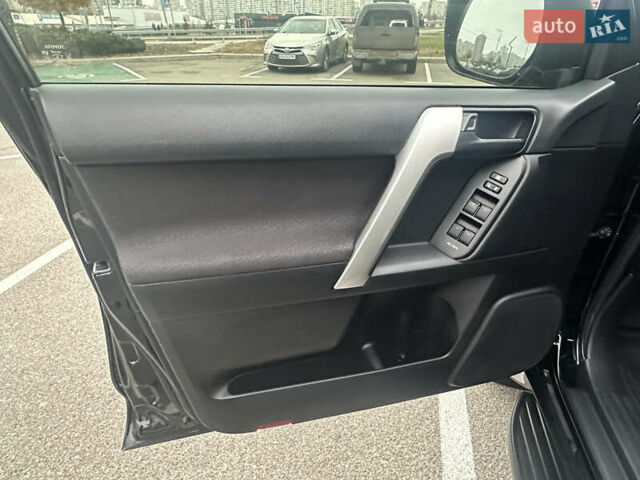 Черный Тойота Ленд Крузер Прадо, объемом двигателя 2.75 л и пробегом 116 тыс. км за 34499 $, фото 25 на Automoto.ua