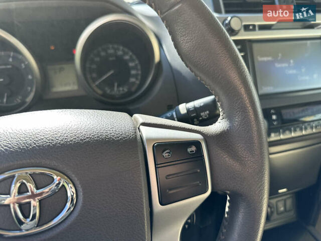 Черный Тойота Ленд Крузер Прадо, объемом двигателя 4 л и пробегом 110 тыс. км за 33900 $, фото 43 на Automoto.ua