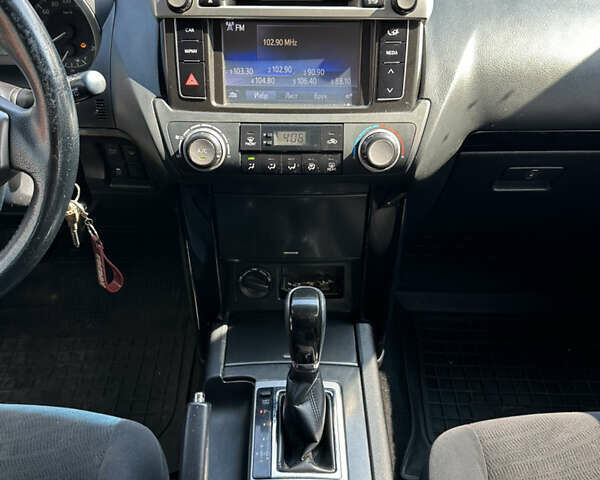 Черный Тойота Ленд Крузер Прадо, объемом двигателя 2.7 л и пробегом 122 тыс. км за 26400 $, фото 29 на Automoto.ua