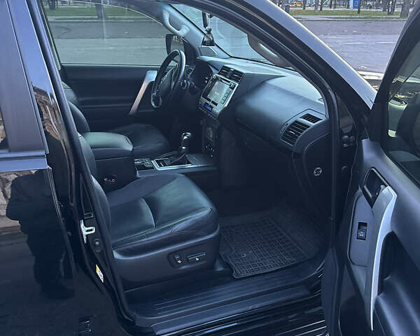 Черный Тойота Ленд Крузер Прадо, объемом двигателя 2.8 л и пробегом 65 тыс. км за 40999 $, фото 6 на Automoto.ua