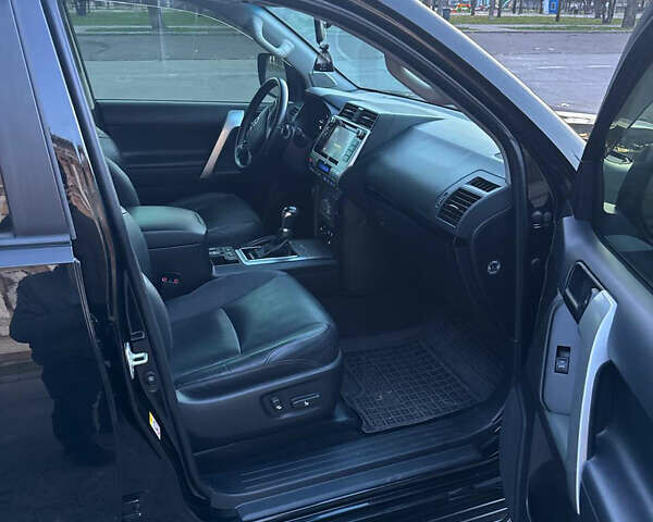 Черный Тойота Ленд Крузер Прадо, объемом двигателя 2.76 л и пробегом 65 тыс. км за 41000 $, фото 7 на Automoto.ua