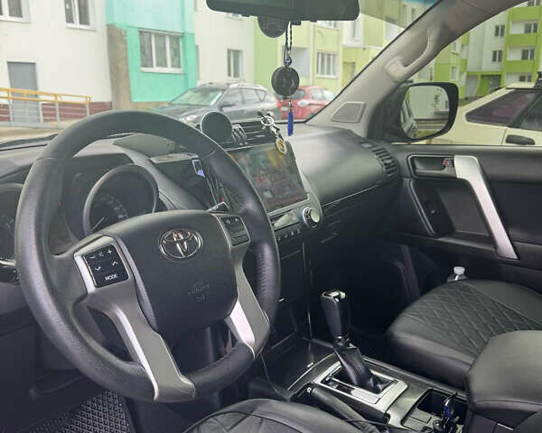 Черный Тойота Ленд Крузер Прадо, объемом двигателя 2.69 л и пробегом 160 тыс. км за 29000 $, фото 9 на Automoto.ua