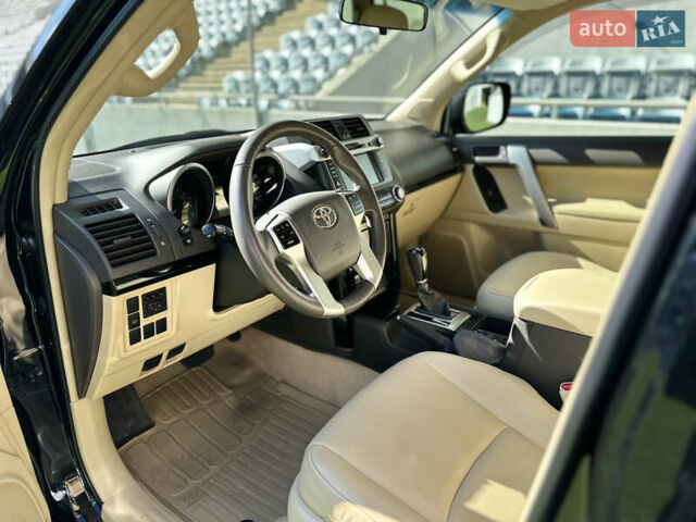 Черный Тойота Ленд Крузер Прадо, объемом двигателя 4 л и пробегом 110 тыс. км за 33900 $, фото 23 на Automoto.ua