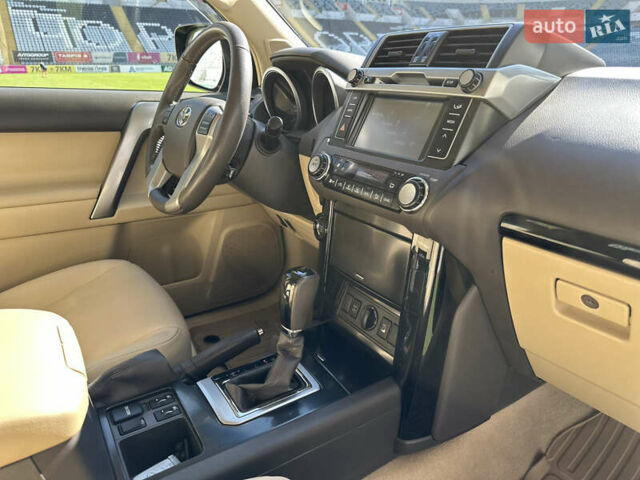 Черный Тойота Ленд Крузер Прадо, объемом двигателя 4 л и пробегом 110 тыс. км за 31900 $, фото 57 на Automoto.ua