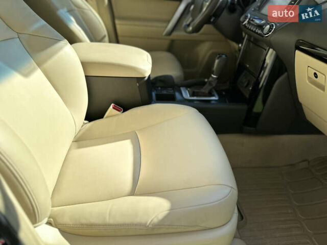 Черный Тойота Ленд Крузер Прадо, объемом двигателя 4 л и пробегом 110 тыс. км за 33900 $, фото 54 на Automoto.ua