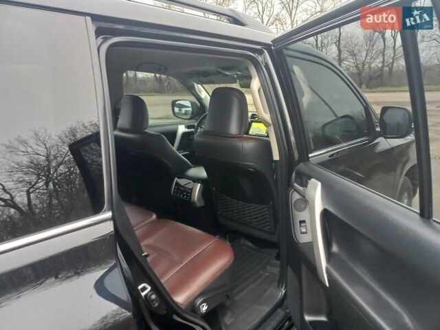 Черный Тойота Ленд Крузер Прадо, объемом двигателя 2.76 л и пробегом 97 тыс. км за 39500 $, фото 3 на Automoto.ua