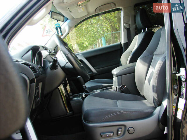 Черный Тойота Ленд Крузер Прадо, объемом двигателя 2.8 л и пробегом 95 тыс. км за 38000 $, фото 13 на Automoto.ua