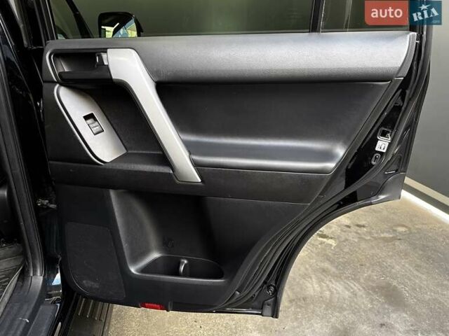 Черный Тойота Ленд Крузер Прадо, объемом двигателя 2.76 л и пробегом 380 тыс. км за 28500 $, фото 33 на Automoto.ua