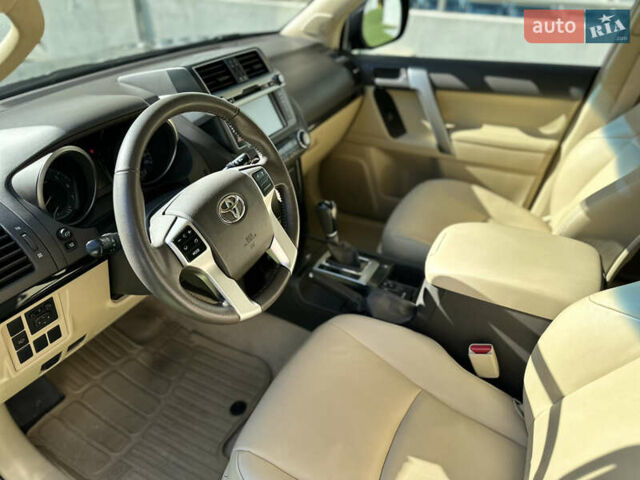 Черный Тойота Ленд Крузер Прадо, объемом двигателя 4 л и пробегом 110 тыс. км за 33900 $, фото 25 на Automoto.ua