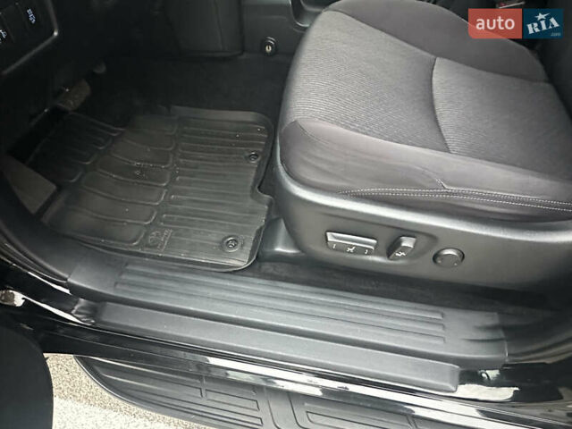 Черный Тойота Ленд Крузер Прадо, объемом двигателя 2.75 л и пробегом 116 тыс. км за 34499 $, фото 27 на Automoto.ua