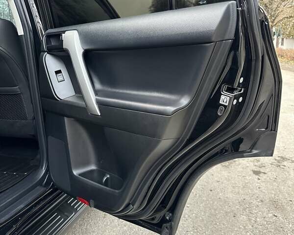 Чорний Тойота Ленд Крузер Прадо, об'ємом двигуна 2.8 л та пробігом 24 тис. км за 44000 $, фото 45 на Automoto.ua