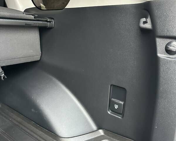 Чорний Тойота Ленд Крузер Прадо, об'ємом двигуна 2.8 л та пробігом 24 тис. км за 44000 $, фото 54 на Automoto.ua