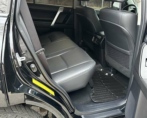 Чорний Тойота Ленд Крузер Прадо, об'ємом двигуна 2.8 л та пробігом 24 тис. км за 44000 $, фото 42 на Automoto.ua