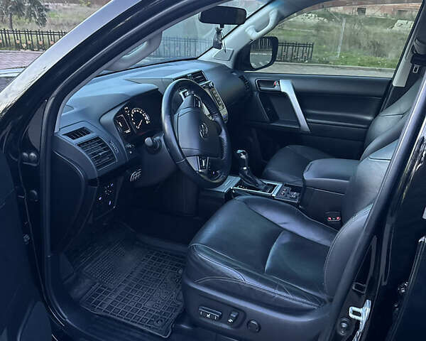 Черный Тойота Ленд Крузер Прадо, объемом двигателя 2.8 л и пробегом 65 тыс. км за 40999 $, фото 8 на Automoto.ua