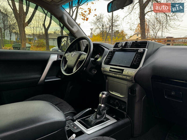 Черный Тойота Ленд Крузер Прадо, объемом двигателя 2.7 л и пробегом 60 тыс. км за 34690 $, фото 28 на Automoto.ua