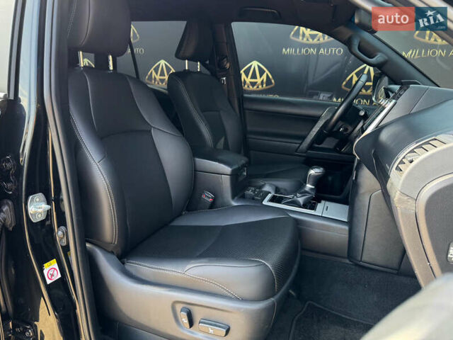 Черный Тойота Ленд Крузер Прадо, объемом двигателя 2.75 л и пробегом 139 тыс. км за 38400 $, фото 9 на Automoto.ua