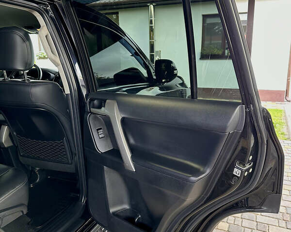 Черный Тойота Ленд Крузер Прадо, объемом двигателя 2.76 л и пробегом 127 тыс. км за 39000 $, фото 47 на Automoto.ua