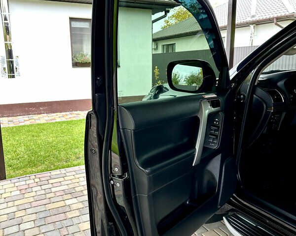 Черный Тойота Ленд Крузер Прадо, объемом двигателя 2.76 л и пробегом 127 тыс. км за 39000 $, фото 14 на Automoto.ua