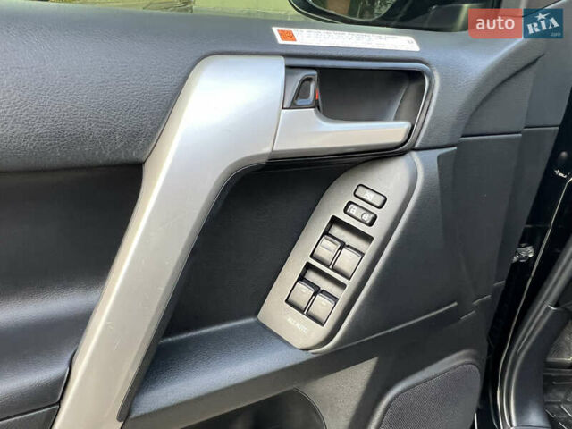 Черный Тойота Ленд Крузер Прадо, объемом двигателя 2.76 л и пробегом 127 тыс. км за 41500 $, фото 34 на Automoto.ua