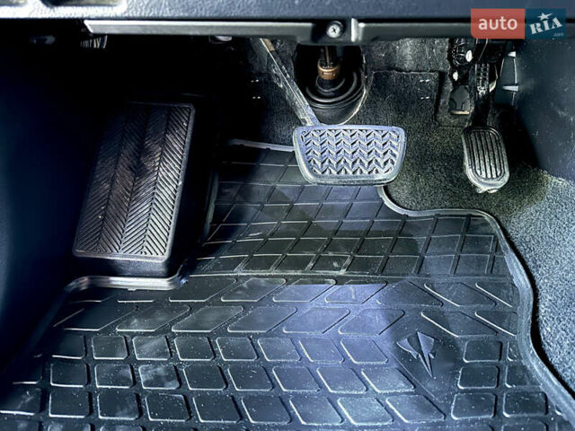 Черный Тойота Ленд Крузер Прадо, объемом двигателя 2.76 л и пробегом 127 тыс. км за 39000 $, фото 17 на Automoto.ua