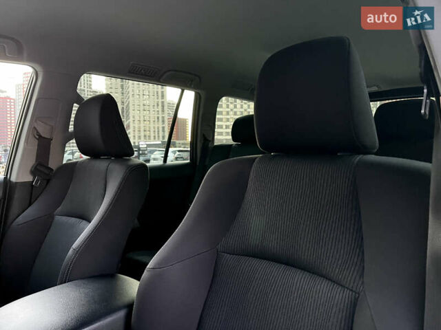 Черный Тойота Ленд Крузер Прадо, объемом двигателя 2.69 л и пробегом 215 тыс. км за 25500 $, фото 27 на Automoto.ua