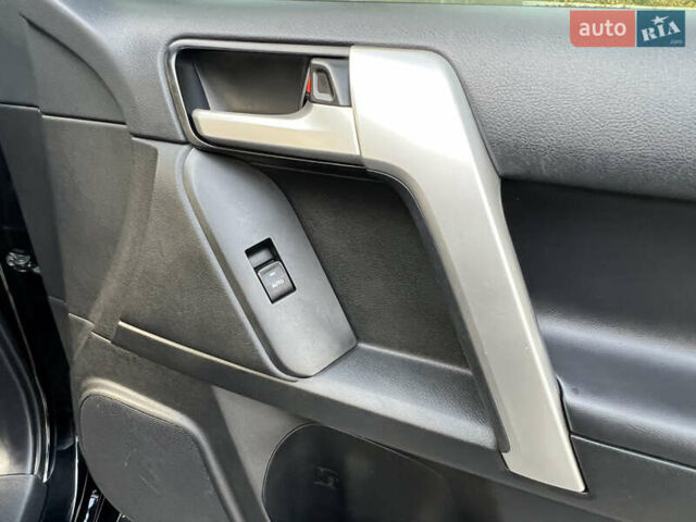 Черный Тойота Ленд Крузер Прадо, объемом двигателя 2.76 л и пробегом 127 тыс. км за 41500 $, фото 36 на Automoto.ua