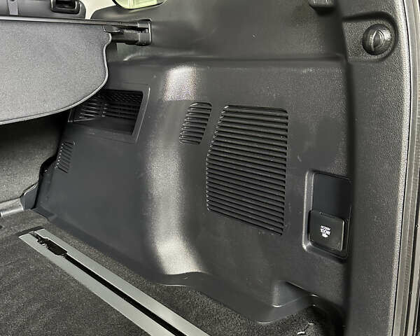 Черный Тойота Ленд Крузер Прадо, объемом двигателя 2.76 л и пробегом 127 тыс. км за 39000 $, фото 61 на Automoto.ua