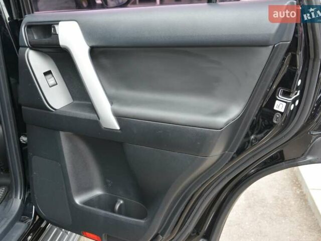 Черный Тойота Ленд Крузер Прадо, объемом двигателя 2.8 л и пробегом 190 тыс. км за 33900 $, фото 43 на Automoto.ua