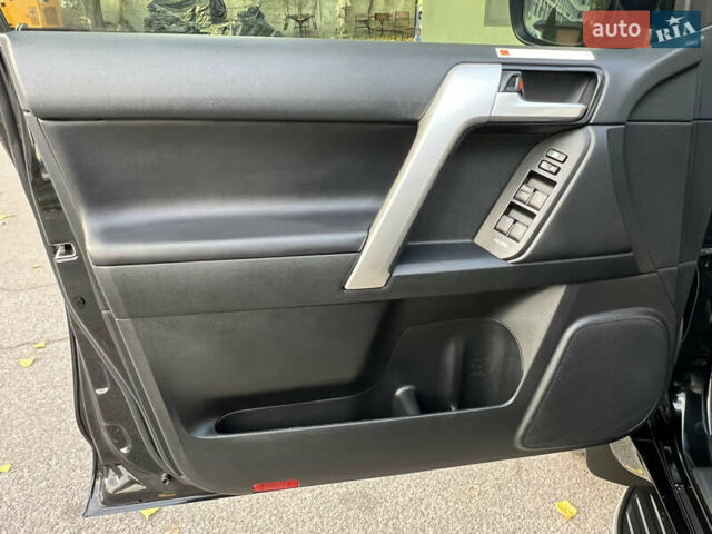 Черный Тойота Ленд Крузер Прадо, объемом двигателя 2.76 л и пробегом 127 тыс. км за 41500 $, фото 33 на Automoto.ua