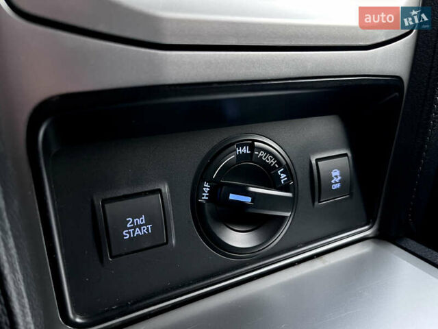 Черный Тойота Ленд Крузер Прадо, объемом двигателя 2.69 л и пробегом 215 тыс. км за 25500 $, фото 3 на Automoto.ua