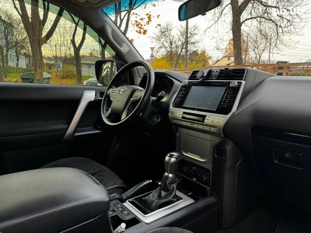 Черный Тойота Ленд Крузер Прадо, объемом двигателя 2.7 л и пробегом 60 тыс. км за 34690 $, фото 28 на Automoto.ua