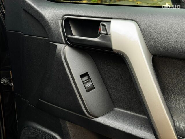 Черный Тойота Ленд Крузер Прадо, объемом двигателя 2.7 л и пробегом 60 тыс. км за 34690 $, фото 32 на Automoto.ua