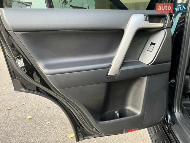 Черный Тойота Ленд Крузер Прадо, объемом двигателя 2.76 л и пробегом 127 тыс. км за 41500 $, фото 37 на Automoto.ua