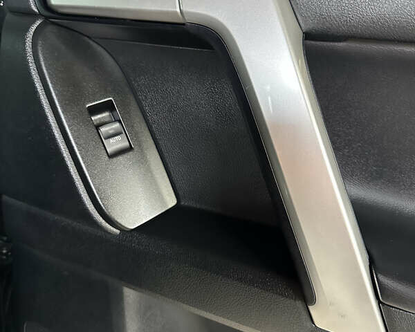 Черный Тойота Ленд Крузер Прадо, объемом двигателя 2.76 л и пробегом 127 тыс. км за 39000 $, фото 48 на Automoto.ua